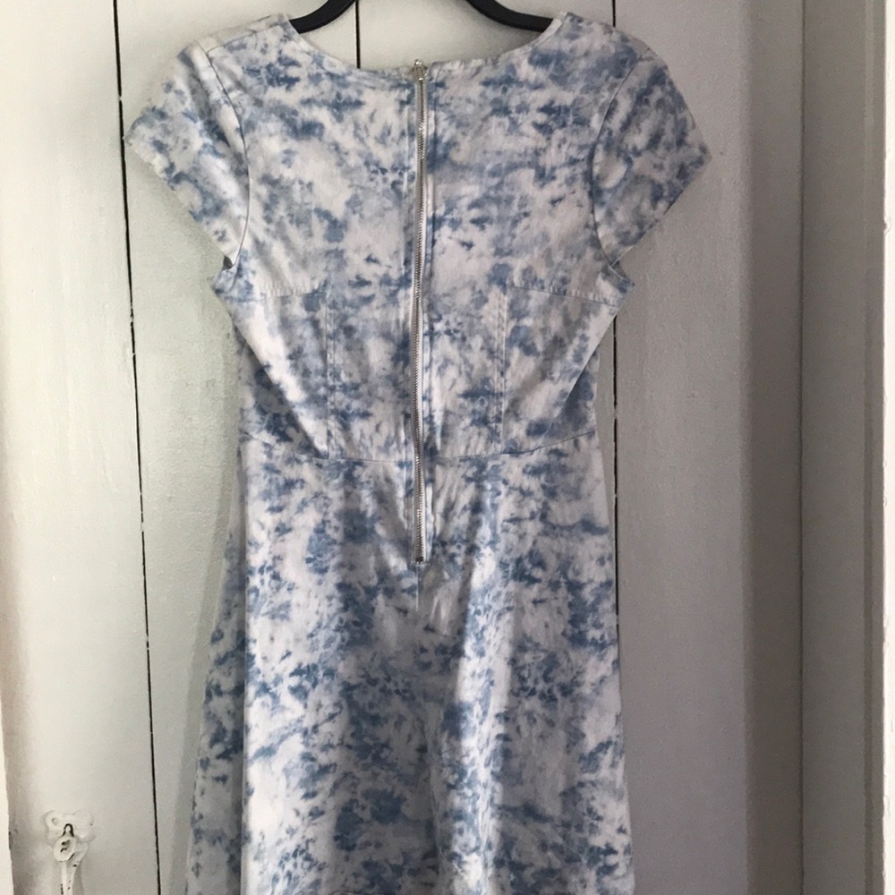 Dress - Picture 3 of 3